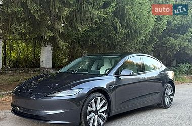 Tesla Model 3 2025