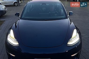 Tesla Model 3  2018