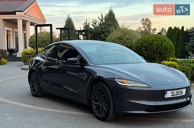 Tesla Model 3  2024