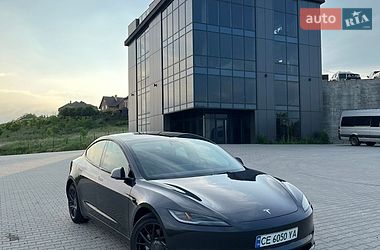 Tesla Model 3  2024