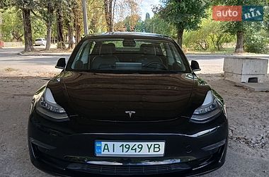 Tesla Model 3  2020