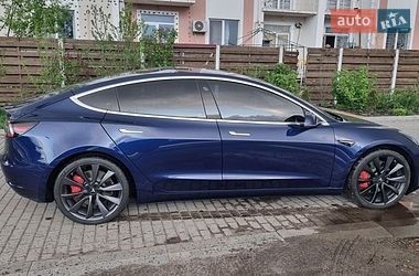 Tesla Model 3 2020