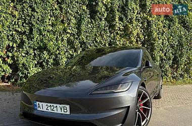 Tesla Model 3  2024