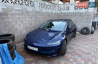 Tesla Model 3 2025