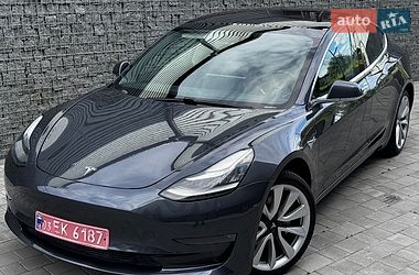 Седан Tesla Model 3 2018 в Луцке