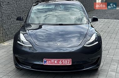 Седан Tesla Model 3 2018 в Луцке