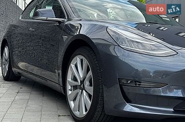 Седан Tesla Model 3 2018 в Луцке