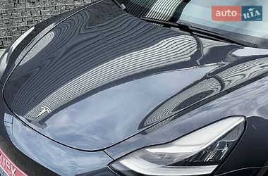 Седан Tesla Model 3 2018 в Луцке