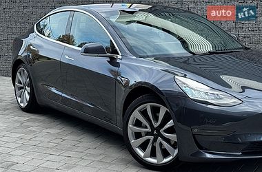 Седан Tesla Model 3 2018 в Луцке