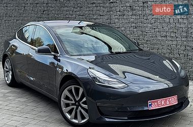 Седан Tesla Model 3 2018 в Луцке