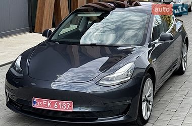 Седан Tesla Model 3 2018 в Луцке