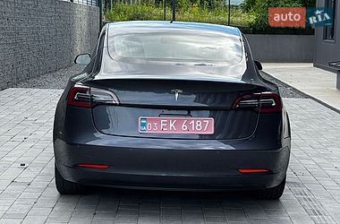 Седан Tesla Model 3 2018 в Луцке
