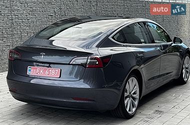 Седан Tesla Model 3 2018 в Луцке