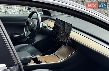 Седан Tesla Model 3 2018 в Луцке