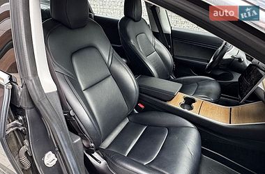 Седан Tesla Model 3 2018 в Луцке