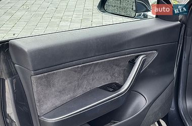 Седан Tesla Model 3 2018 в Луцке