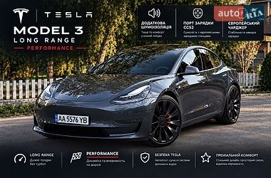 Tesla Model 3  2022