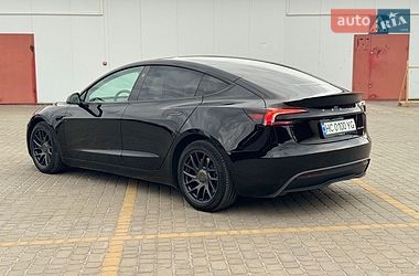 Седан Tesla Model 3 2024 в Львові