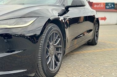 Седан Tesla Model 3 2024 в Львові