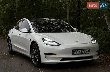 Tesla Model 3 2021