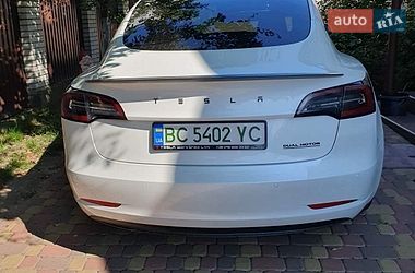 Седан Tesla Model 3 2022 в Львові