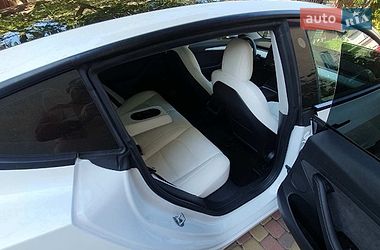 Седан Tesla Model 3 2022 в Львові