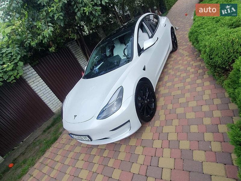 Седан Tesla Model 3 2022 в Львові