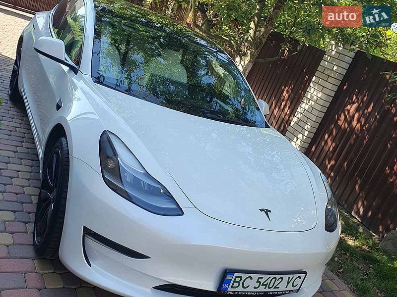 Седан Tesla Model 3 2022 в Львові