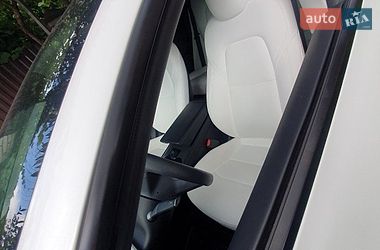 Седан Tesla Model 3 2022 в Львові