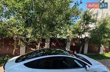 Седан Tesla Model 3 2022 в Львові