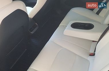Седан Tesla Model 3 2022 в Львові