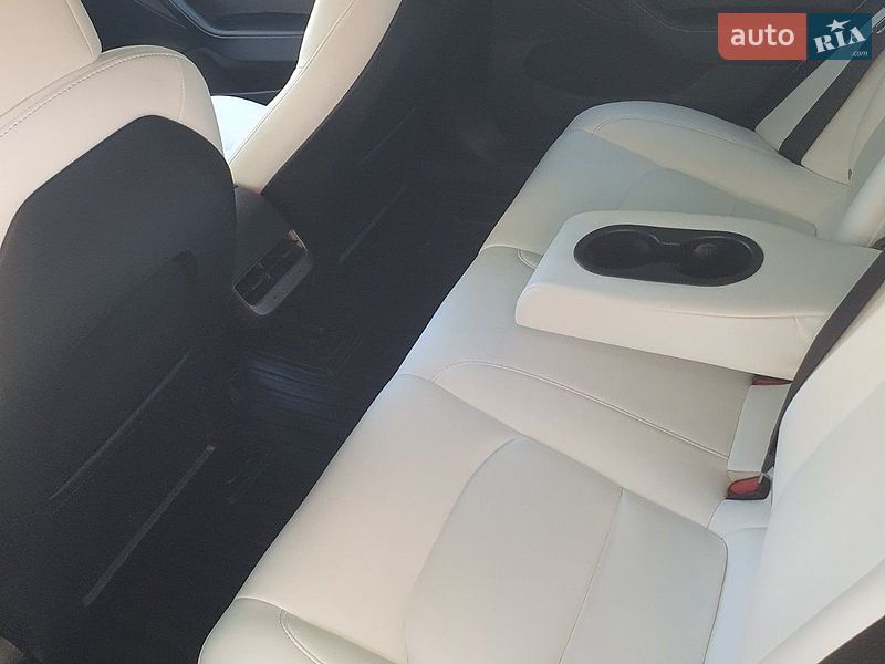 Седан Tesla Model 3 2022 в Львові