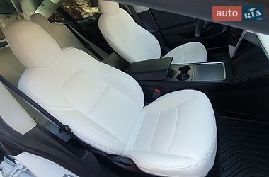 Седан Tesla Model 3 2022 в Львові