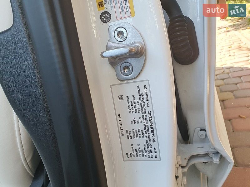 Седан Tesla Model 3 2022 в Львові