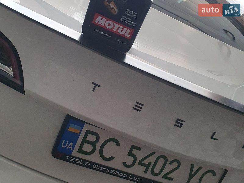 Седан Tesla Model 3 2022 в Львові