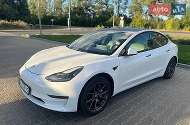 Tesla Model 3  2021