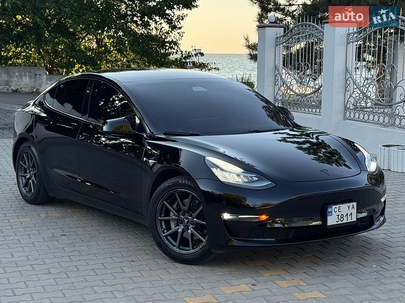 Седан Tesla Model 3 2019 в Одесі