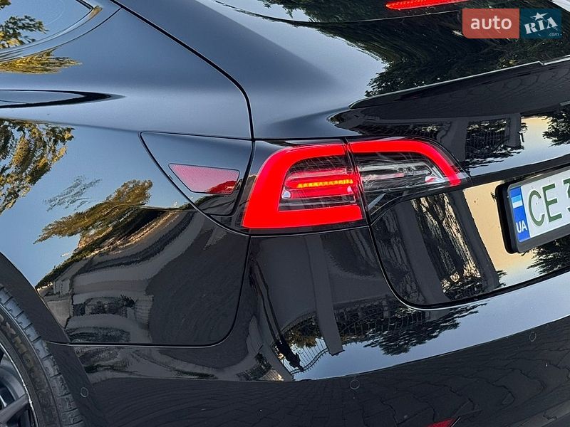 Седан Tesla Model 3 2019 в Одесі