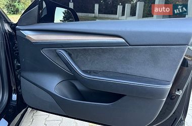 Седан Tesla Model 3 2019 в Одесі