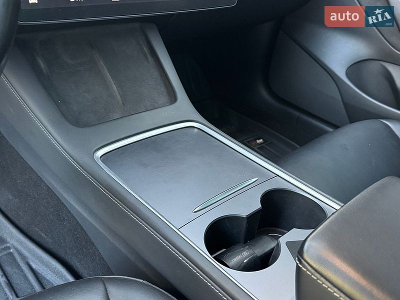 Седан Tesla Model 3 2019 в Одесі