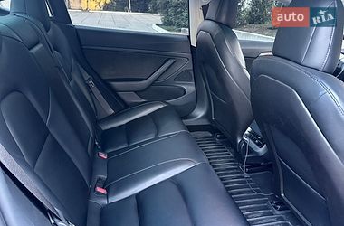 Седан Tesla Model 3 2019 в Одесі