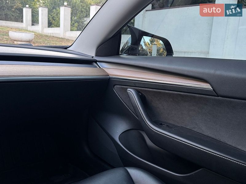 Седан Tesla Model 3 2019 в Одесі