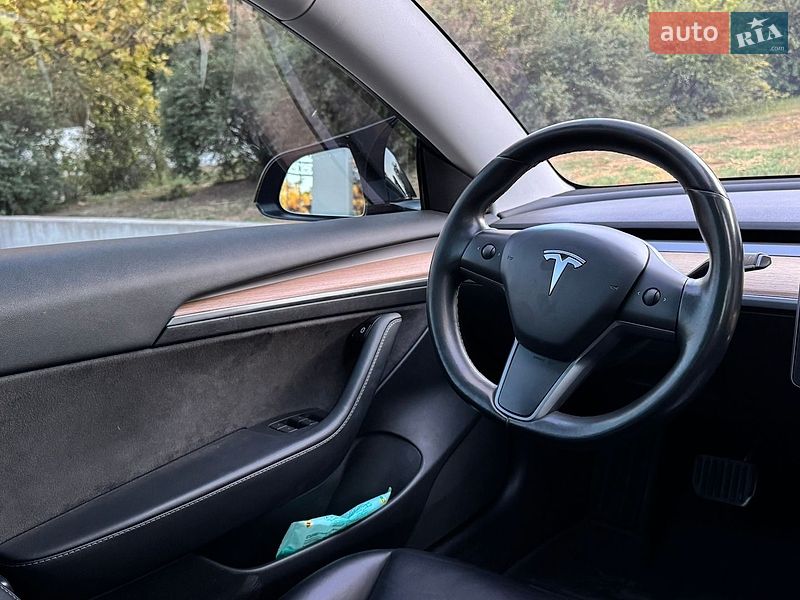 Седан Tesla Model 3 2019 в Одесі