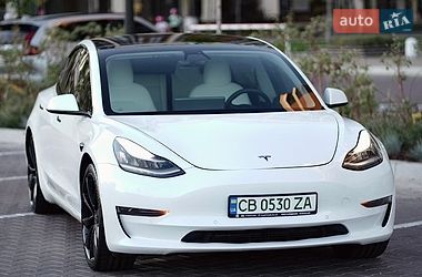 Tesla Model 3  2020