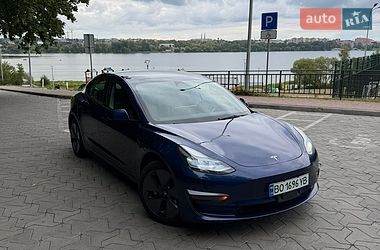 Tesla Model 3 2022