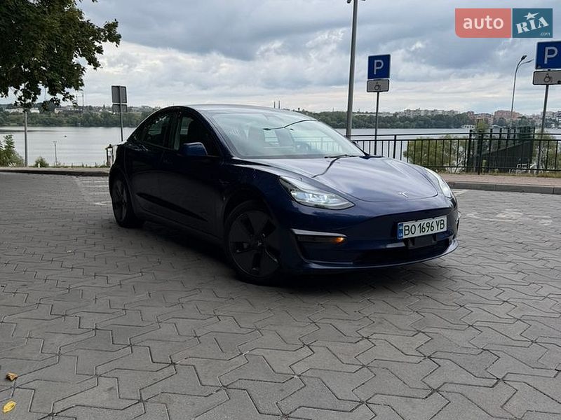 Седан Tesla Model 3 2022 в Тернополе