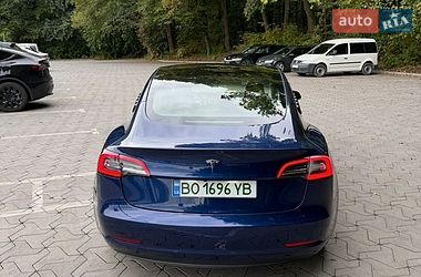Седан Tesla Model 3 2022 в Тернополе
