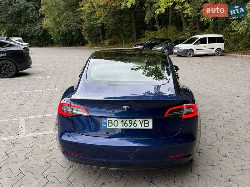 Седан Tesla Model 3 2022 в Тернополе