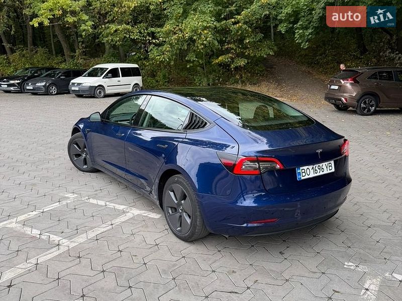 Седан Tesla Model 3 2022 в Тернополе