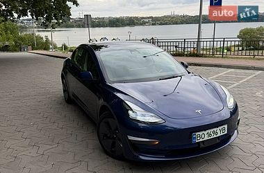 Седан Tesla Model 3 2022 в Тернополе